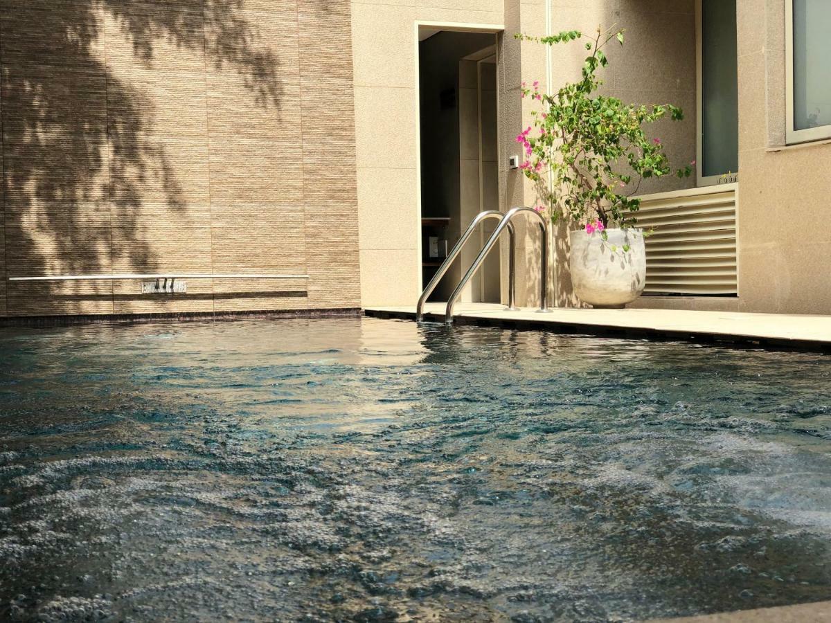 Roots Hotel Apartments Abidjan Kültér fotó
